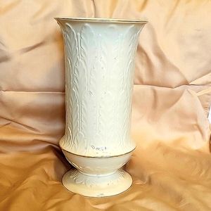 Lenox Vase in the Autumn Leaf pattern